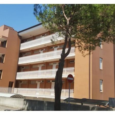 Appartamento Park Residence Lignano Sabbiadoro Exterior foto